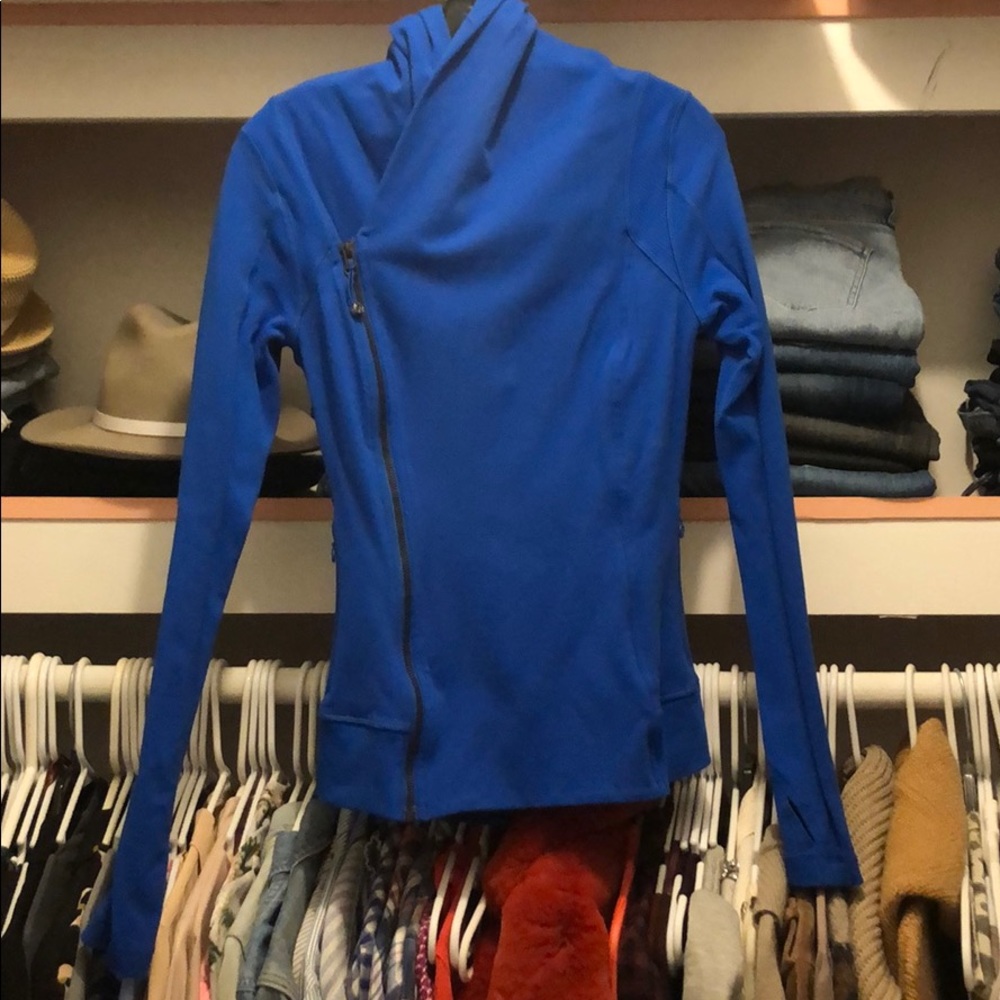 Lululemon asymmetrical zip jacket size 6
